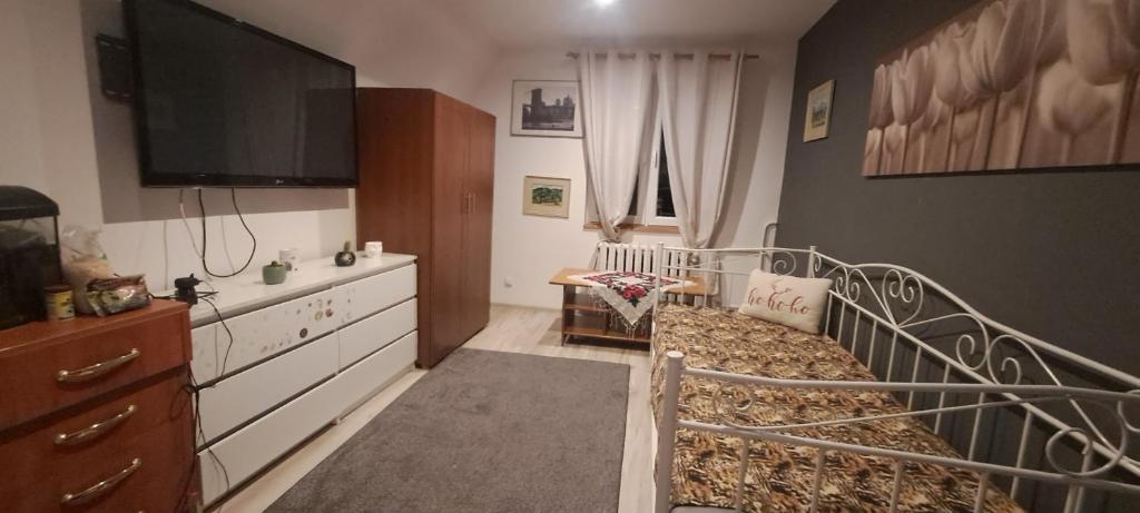 TV a/nebo společenská místnost v ubytování Schody Do Nieba