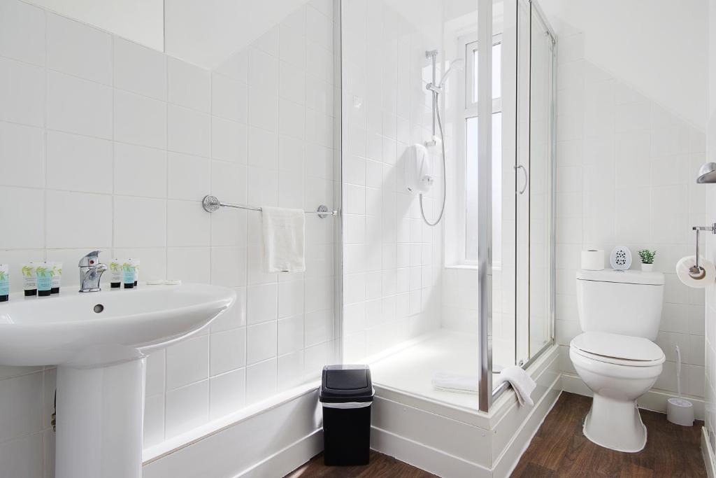 Azure Beach Hotel - Resim 17