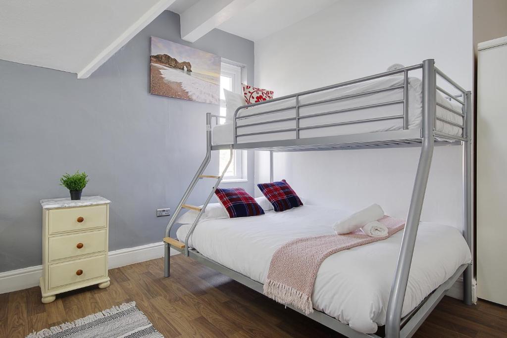 Azure Beach Hotel - Resim 12