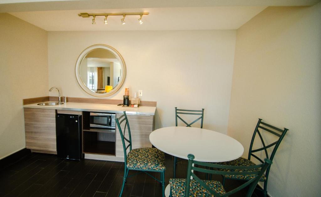 Quality Inn & Suites By the Parks - 