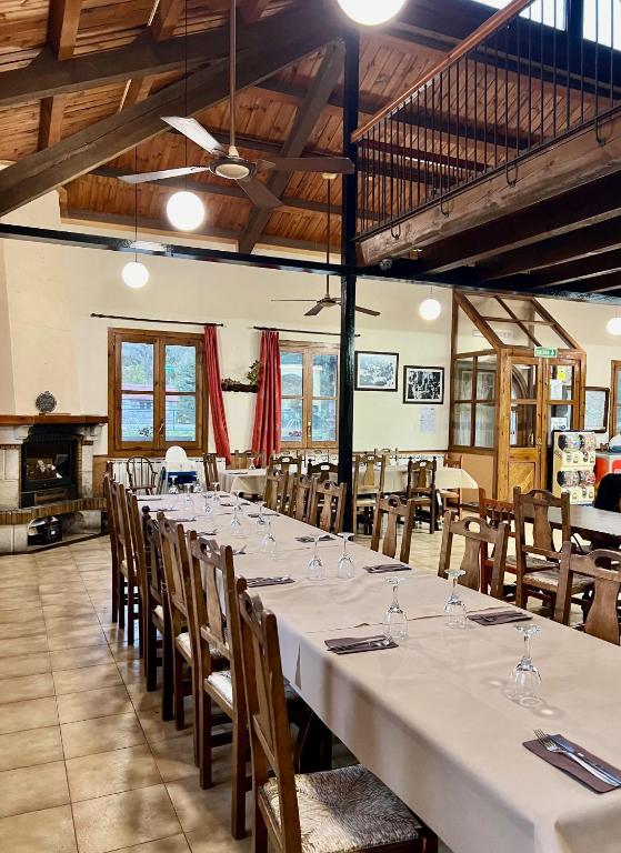 Restaurace v ubytování Camping Valle de Hecho