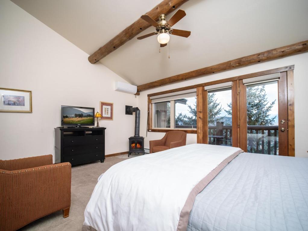 Taharaa Mountain Lodge - King Suite Met Balkon
