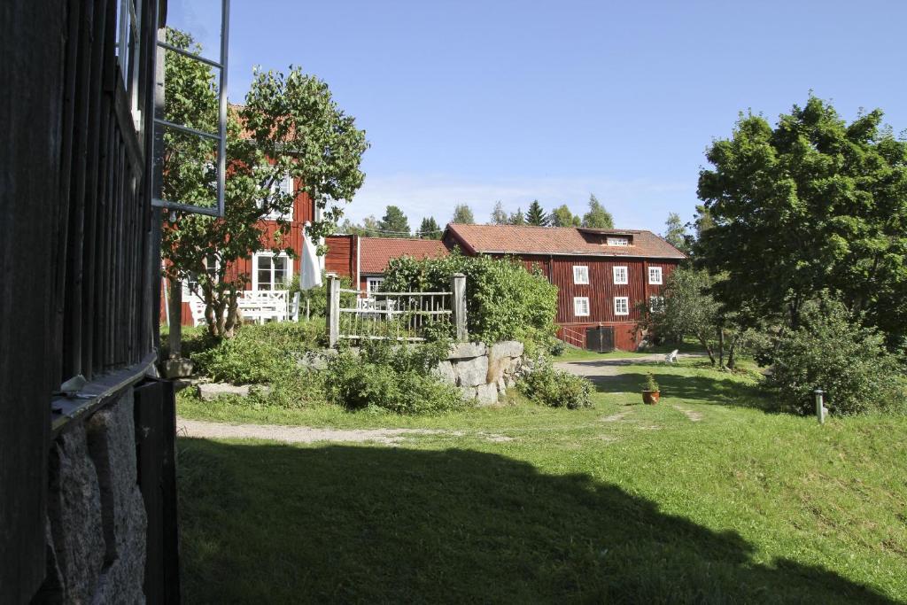 Zahrada ubytování Frägsta Hälsingegård B&B