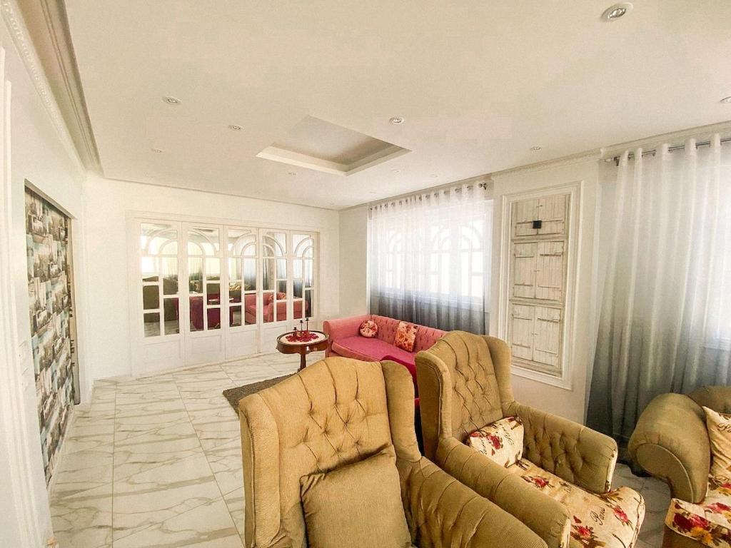 Posezení v ubytování Luxurious apartment in Loran Alexandria 250m2