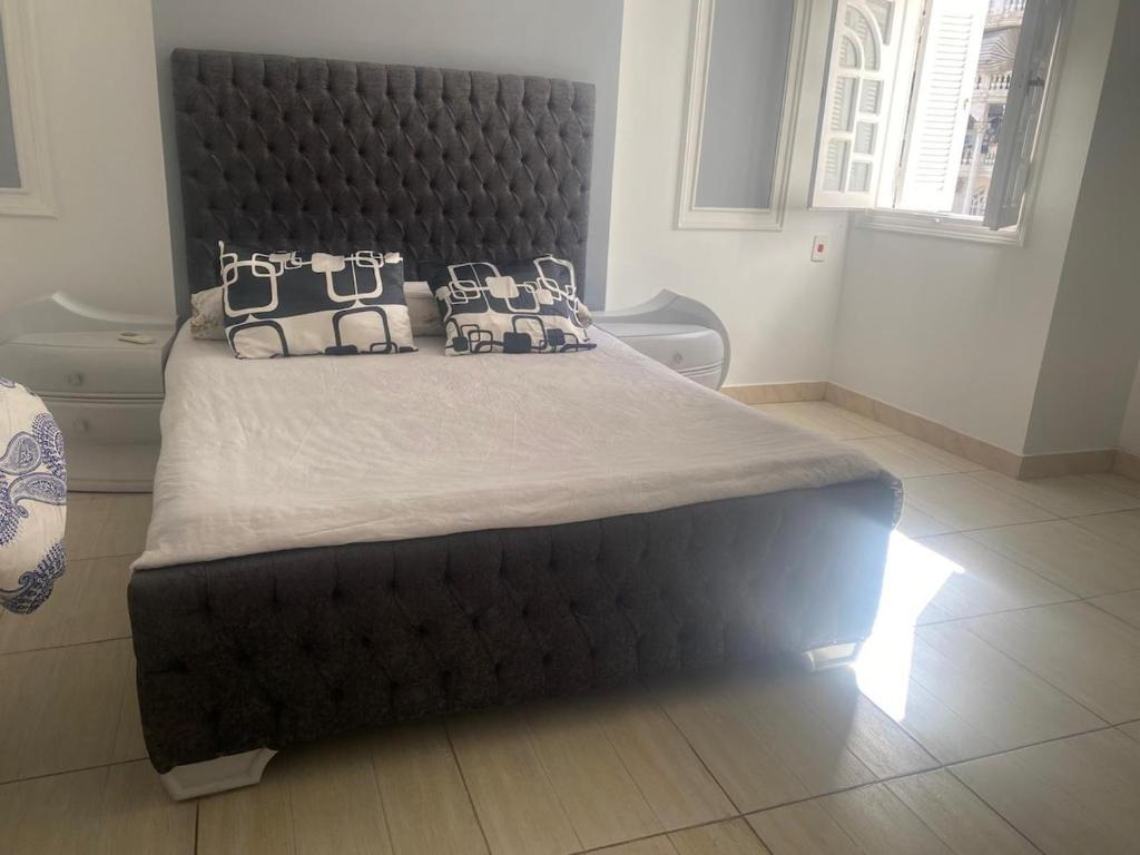 Postel nebo postele na pokoji v ubytování Luxurious apartment in Loran Alexandria 250m2