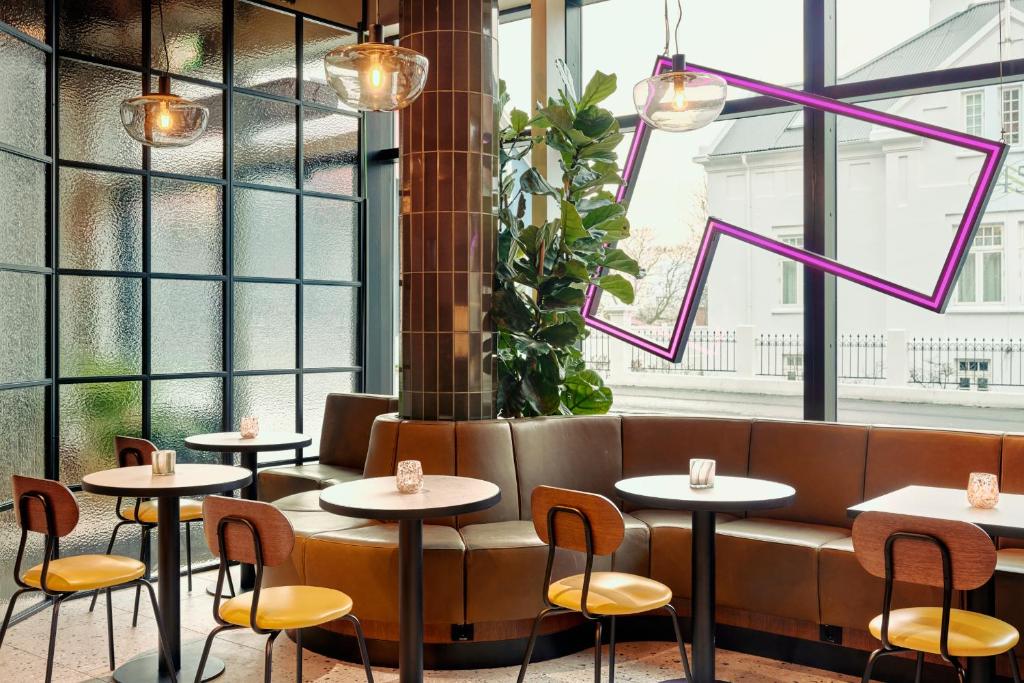 Posezení v ubytování CityHub Reykjavik