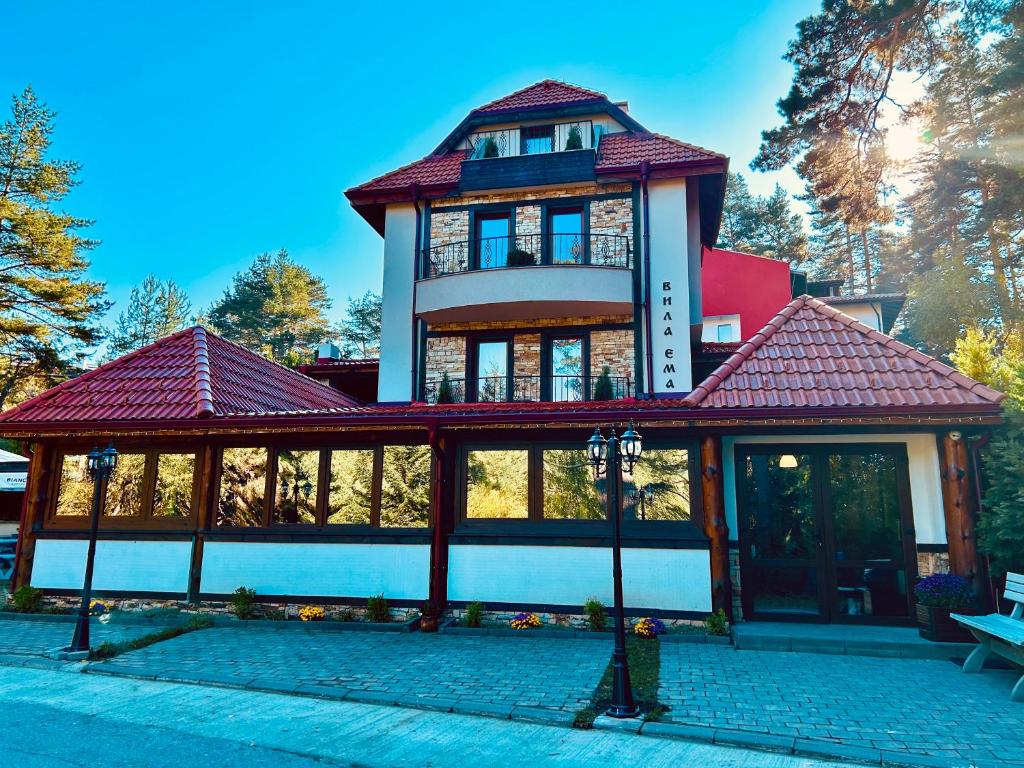 The building in which a vendégházakat is located