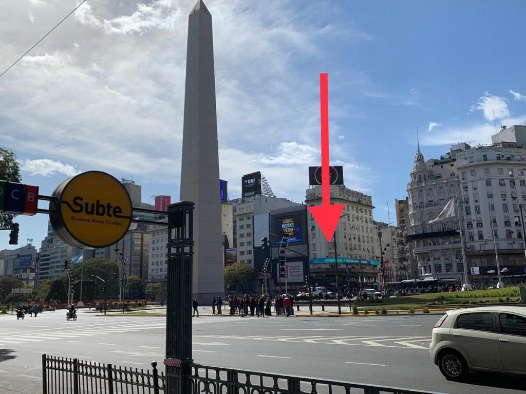 a view of the washington monument in a city at Corazón obelisco 3 in Buenos Aires