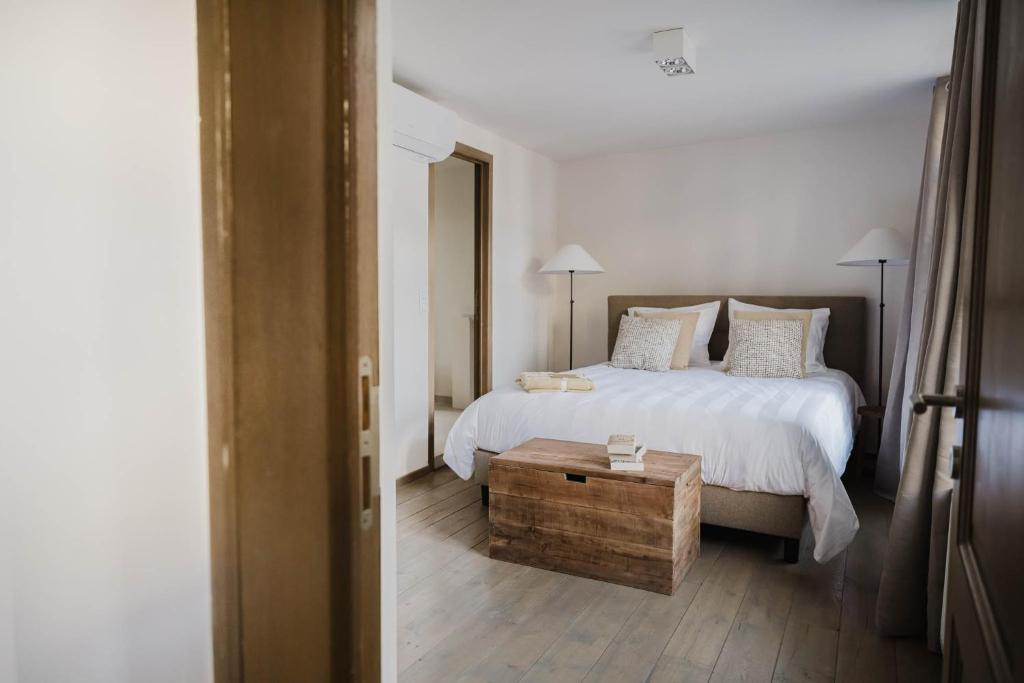 Ένα ή περισσότερα κρεβάτια σε δωμάτιο στο Apartment in the House of the Harbor Captain