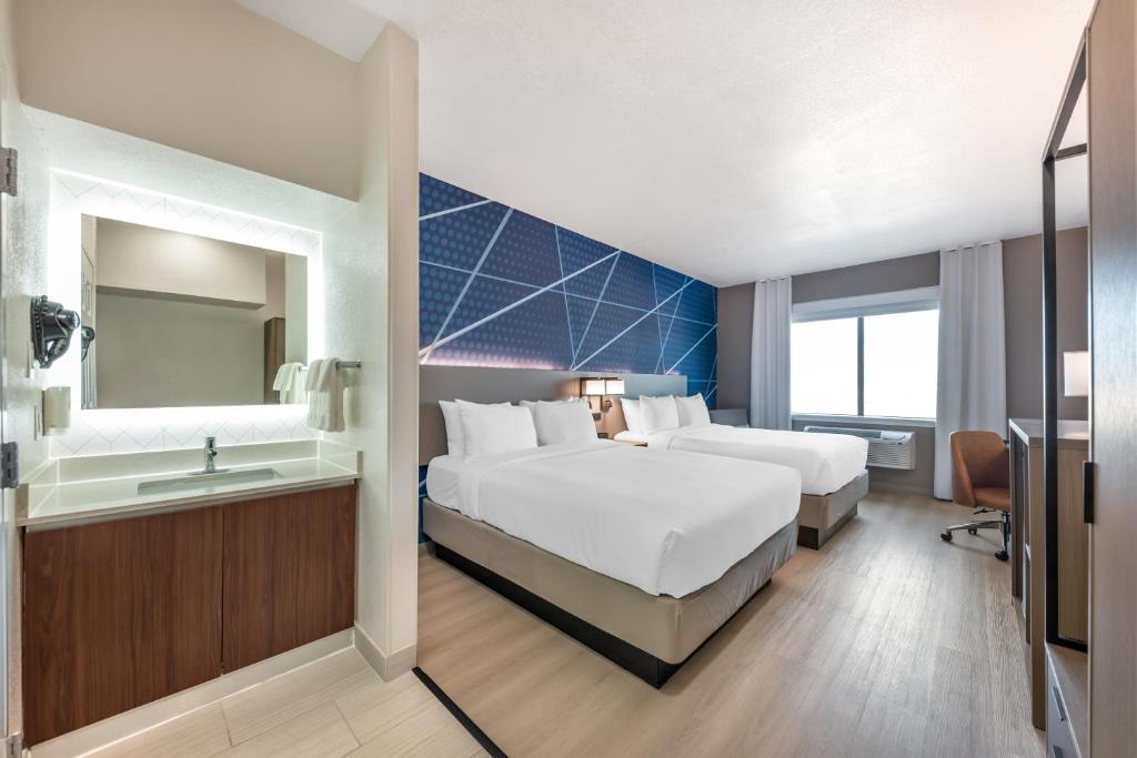 Comfort Inn & Suites Belton Temple South I-35 - Quadruple Room With Two Queen Beds - Non Smoking