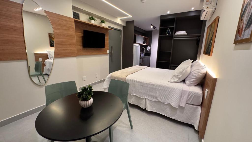 Μια τηλεόραση ή/και κέντρο ψυχαγωγίας στο Flat na melhor localização em João Pessoa