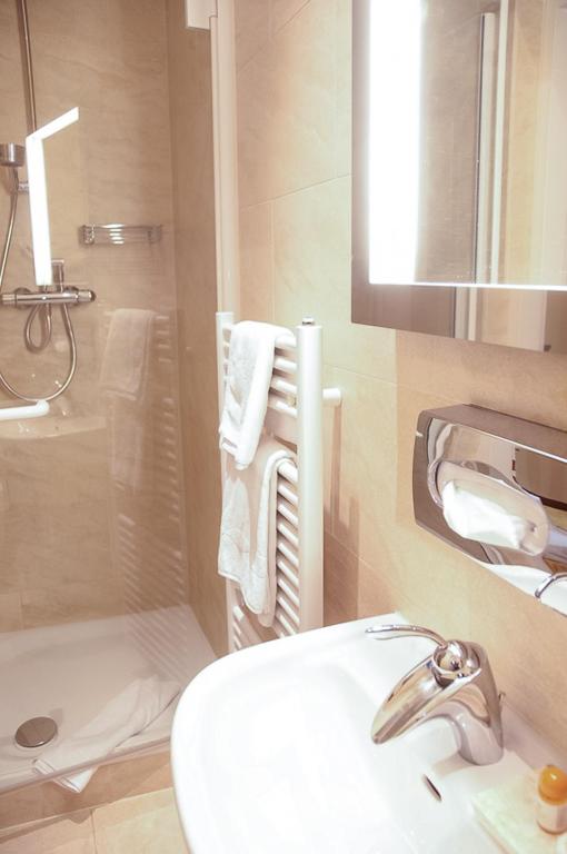 Pension Opera Suites I Self Check In - Resim 13