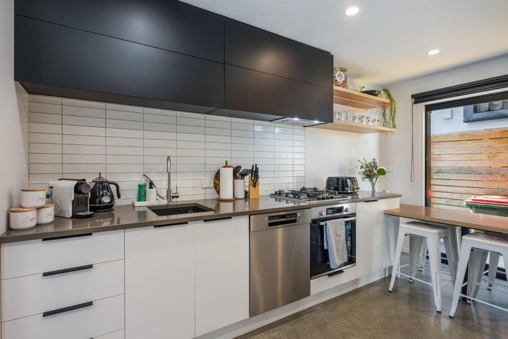 Dreamcatcher Cottage - 2BR Mystic Moonrise - Resim 21