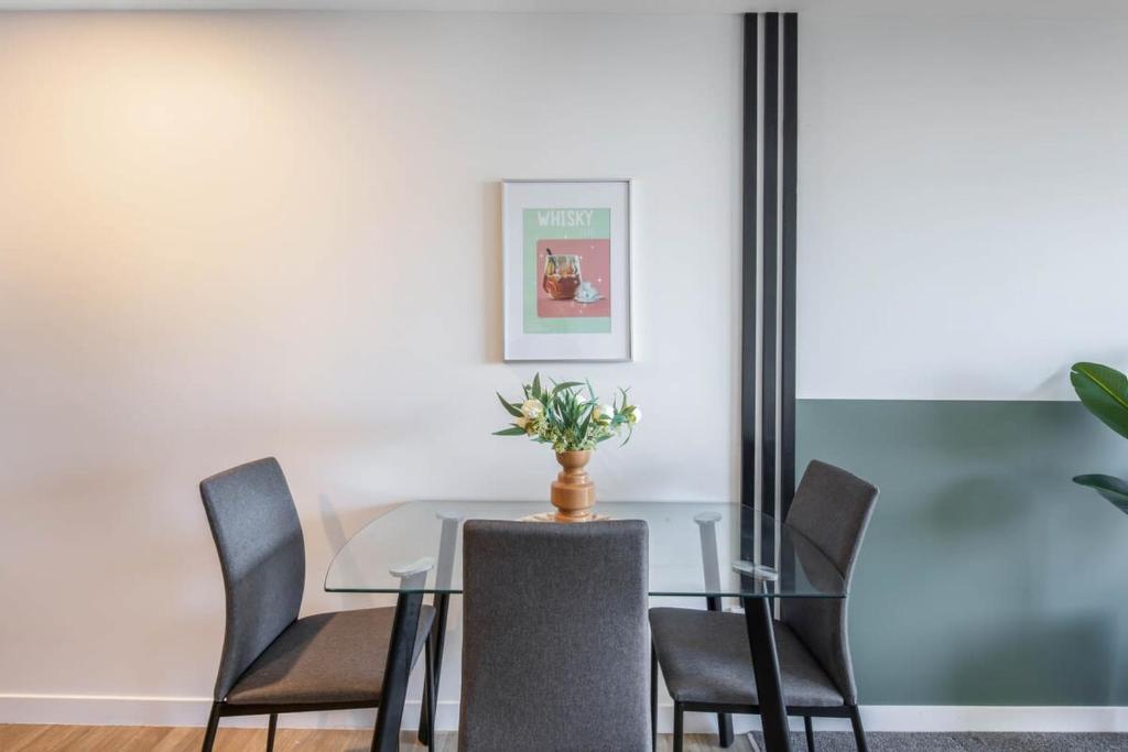 Newtown Tranquility Spacious 2-Bedroom Apartment - Resim 21