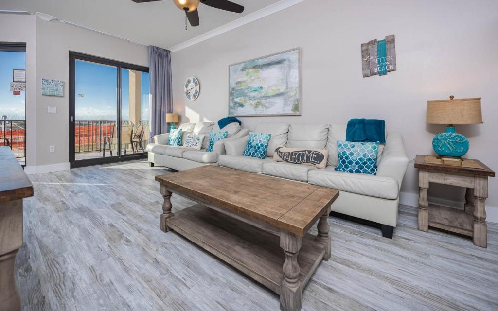 Χώρος καθιστικού στο Phoenix X 102 condo