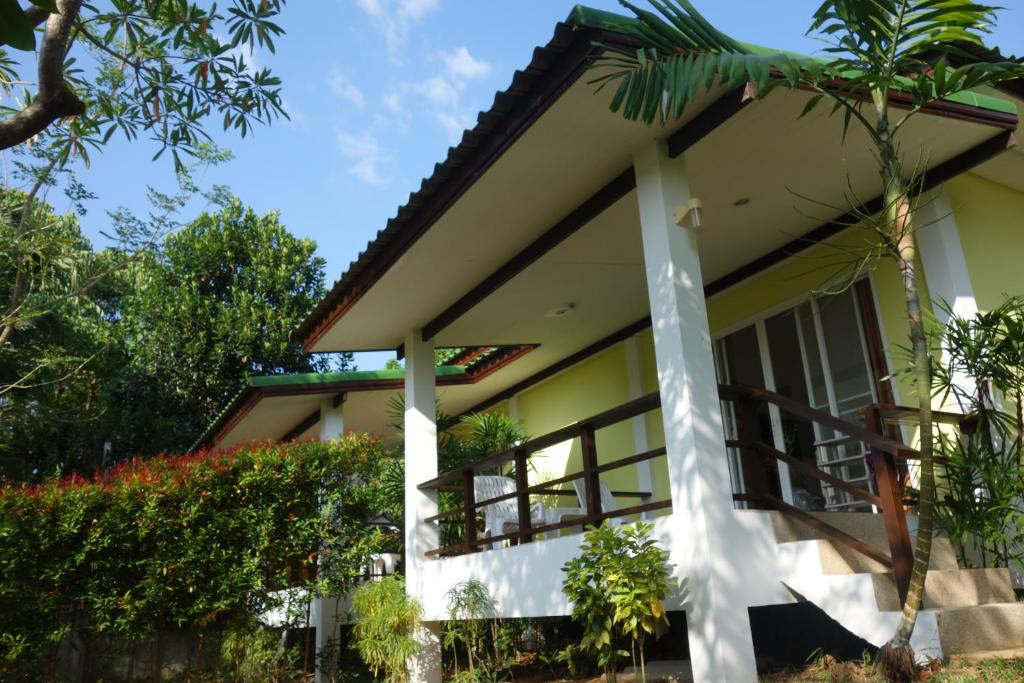 Khaolak Hillside Villa - 带花园的平房