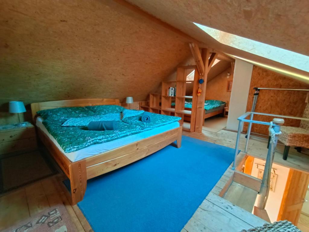 Postel nebo postele na pokoji v ubytování Doudleby u Českých Budějovic