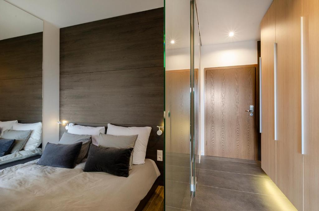 LupoApartments z Klimatyzacją do wyboru z Jacuzzi Pole Dance Parking Dostęp na Kod - One-Bedroom Apartment (without Bathtub)