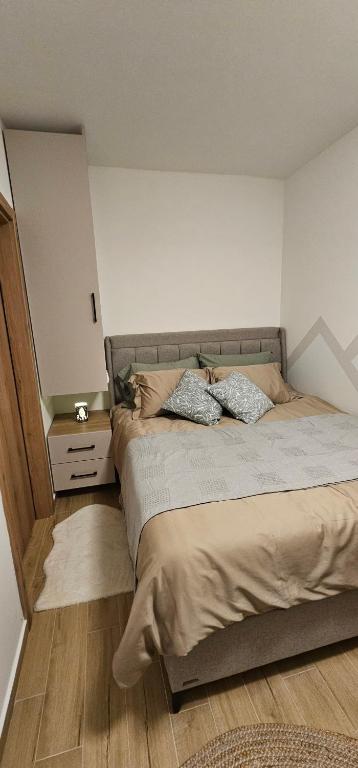 Una cama o camas en una habitación de Valena 1 Divčibare