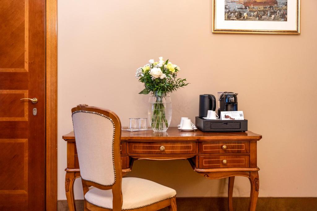 Hotel Al Ponte Dei Sospiri - Resim 12