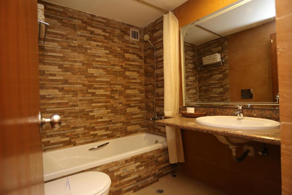 Koupelna v ubytování Hotel Manang
