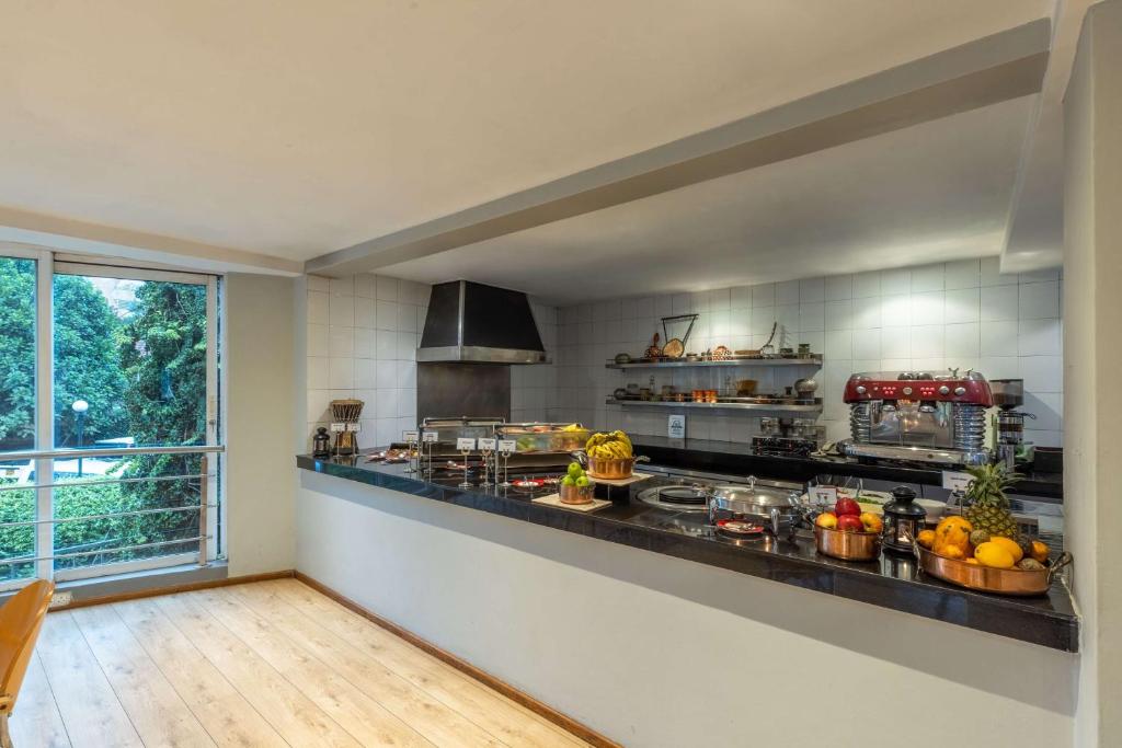Kuchyň nebo kuchyňský kout v ubytování Best Western Nairobi Upper Hill