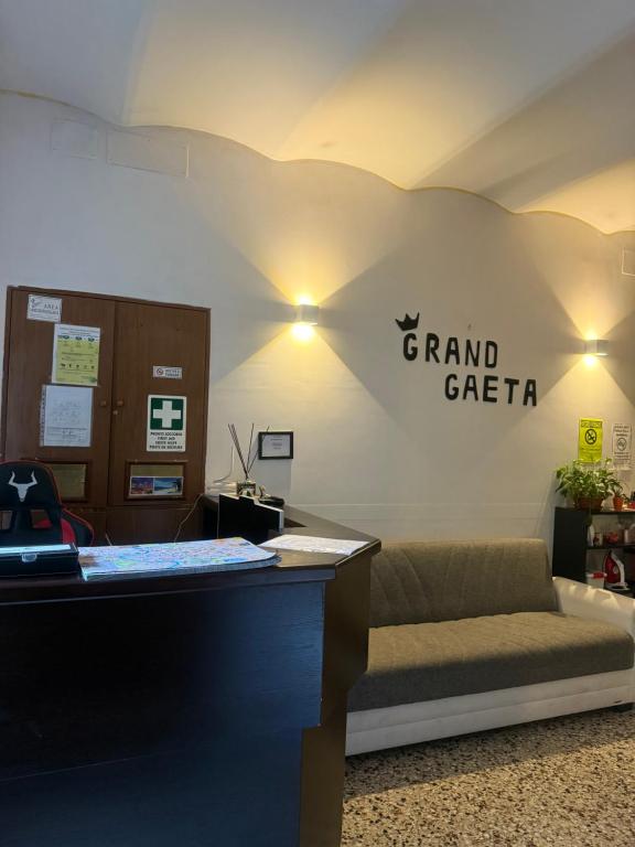 Зона вітальні в Grand Gaeta