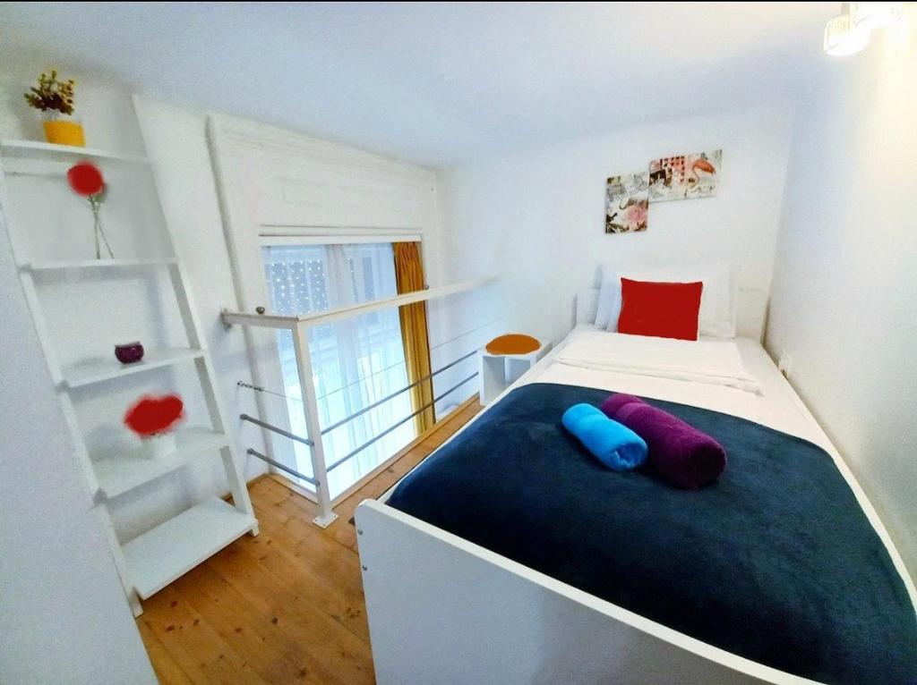 Posteľ alebo postele v izbe v ubytovaní Mariann's modern apartment in the city center