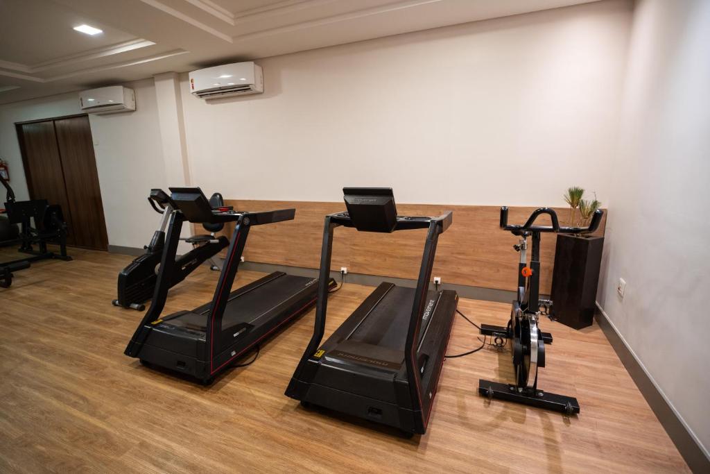 Fitness centrum a/nebo fitness zařízení v ubytování Tarobá Hotel