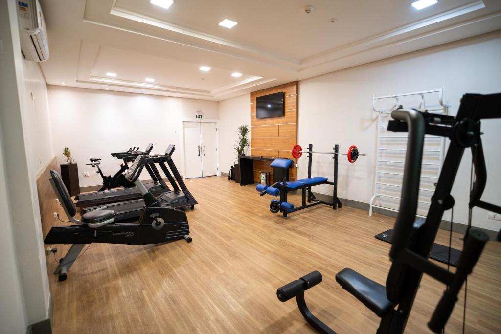 Fitness centrum a/nebo fitness zařízení v ubytování Tarobá Hotel