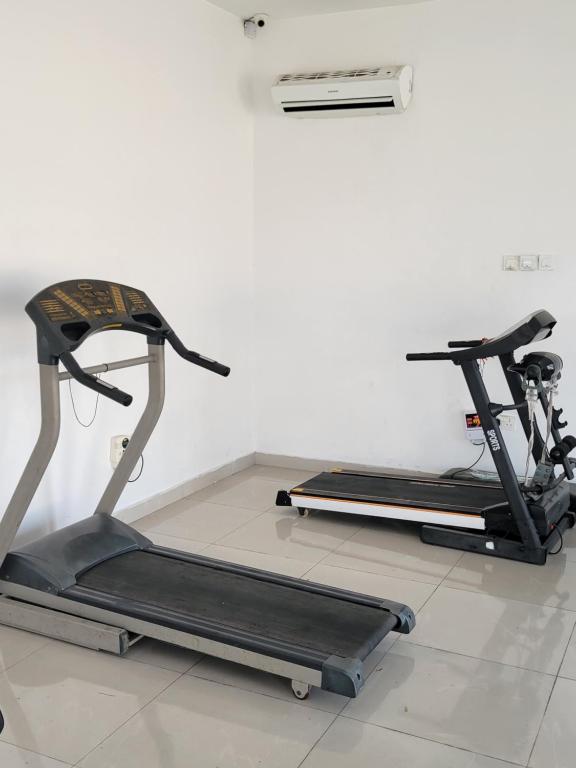 Fitness centrum a/nebo fitness zařízení v ubytování Amazing Suites Bedroom Apartments, Lekki