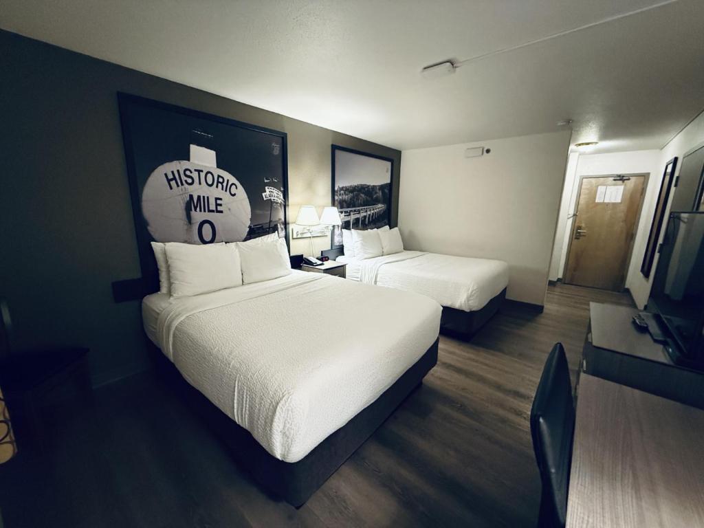 Postel nebo postele na pokoji v ubytování Super 8 by Wyndham Dawson Creek