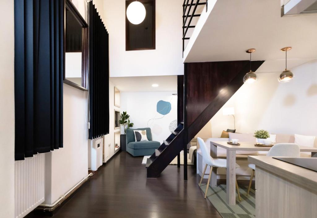A kitchen or kitchenette at Budapest Downtown Museum Apartments