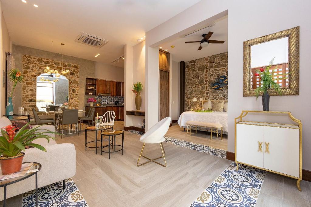 Posezení v ubytování Villas La Fontana Amplia ApartaSuite- piscina 102