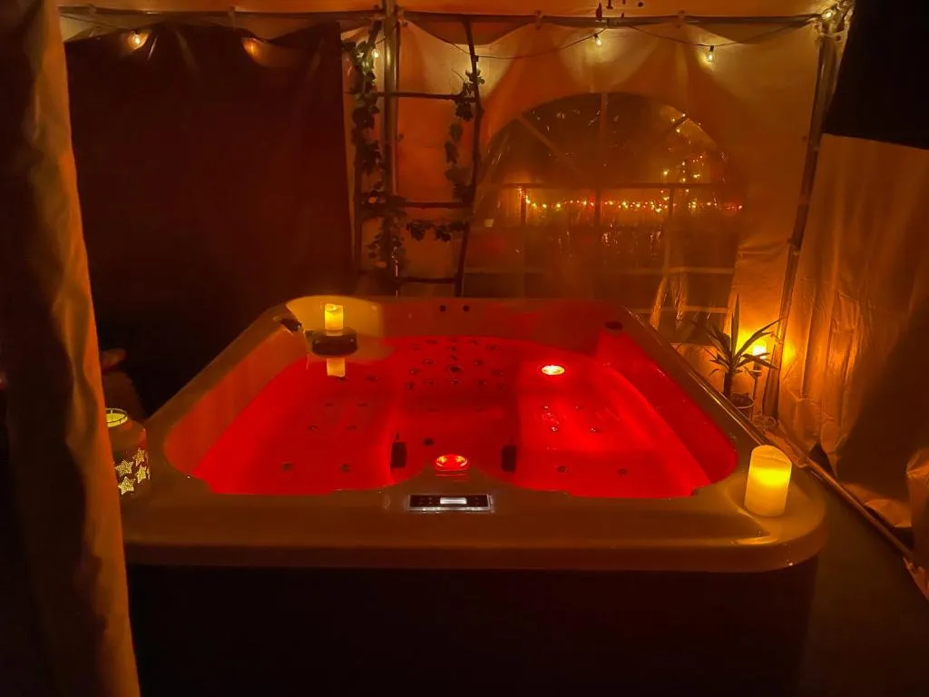 Groot verwarmd binnen zwembad - Picture of VIP Spa - Stolwijk - Tripadvisor, image size:1024x768