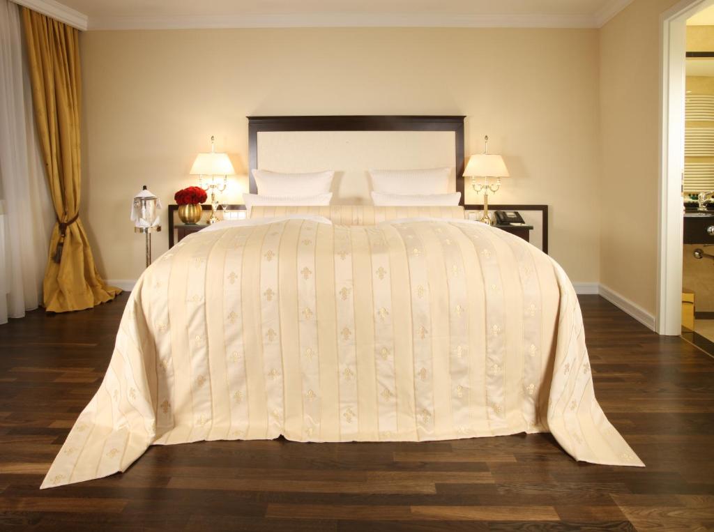 
Executive Junior Suite
