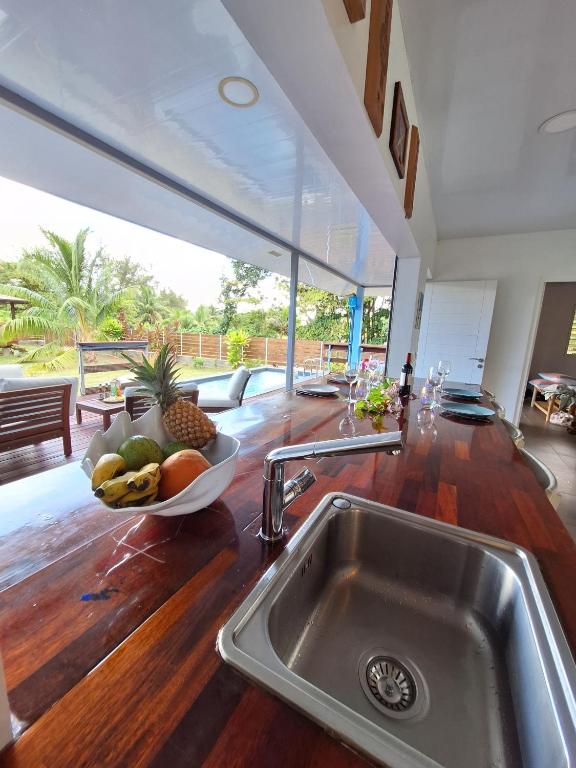 FARE HEI - Maison 2 chambres avec Piscine privée et accès plage - photo 3 - Moorea, Polynésie