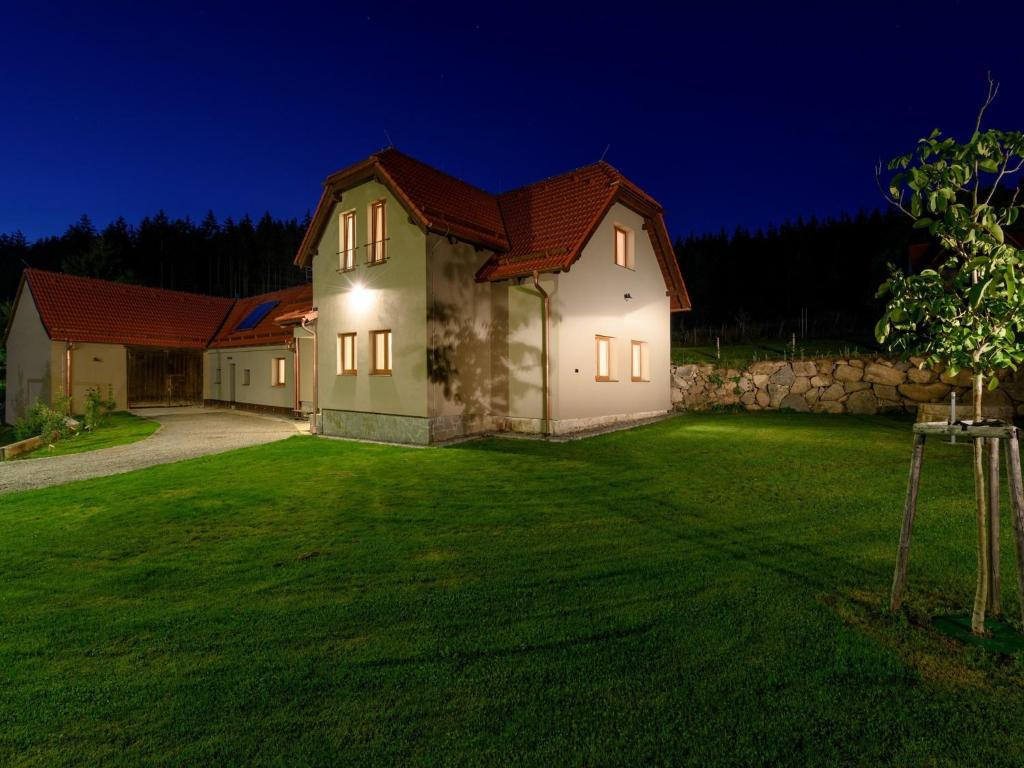 Zahrada ubytování Villa in Bohemia with garden