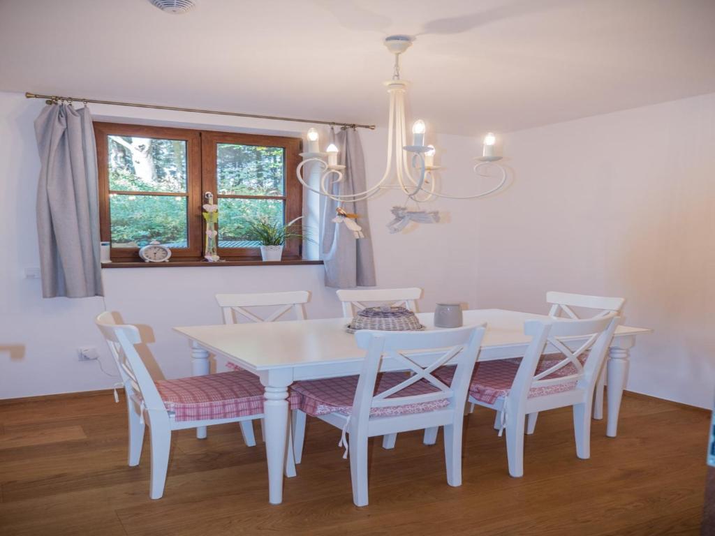 Fotografie z fotogalerie ubytování Villa in Bohemia with barbecue v destinaci Klíny