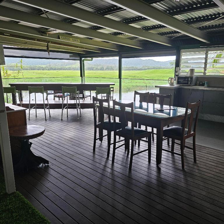 Restaurace v ubytování Daintree Riverview Lodges