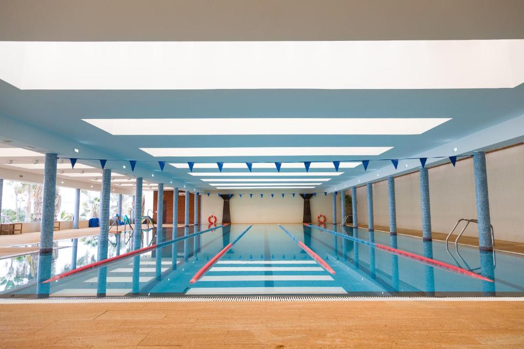 Bazén v ubytování Vitalclass Lanzarote Resort nebo v jeho okolí