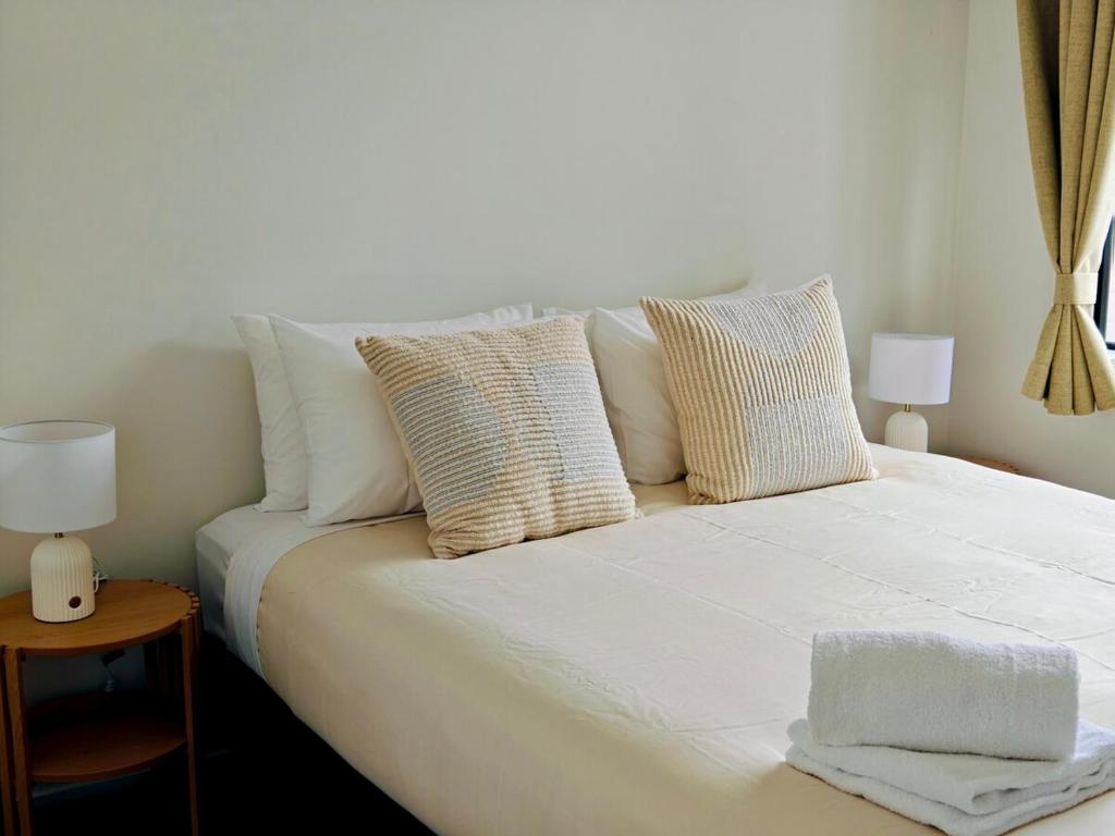 Stylish Home Away from Home - Resim 34