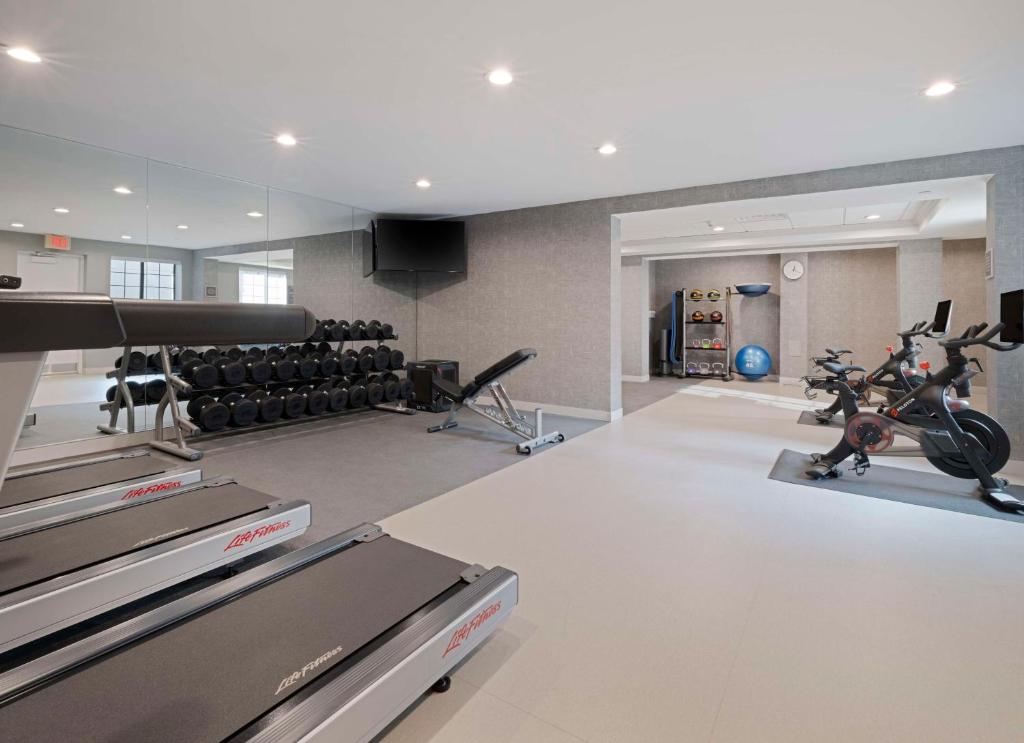 Fitness centrum a/nebo fitness zařízení v ubytování Homewood Suites by Hilton Parsippany-Troy Hills