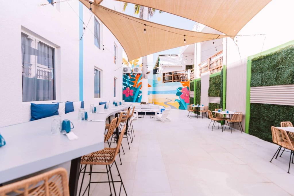Posezení v ubytování TRYP by Wyndham Aruba