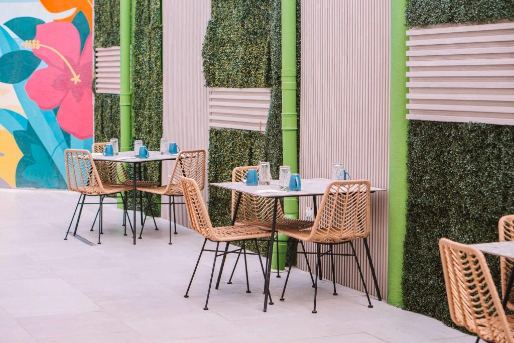 Restaurace v ubytování TRYP by Wyndham Aruba