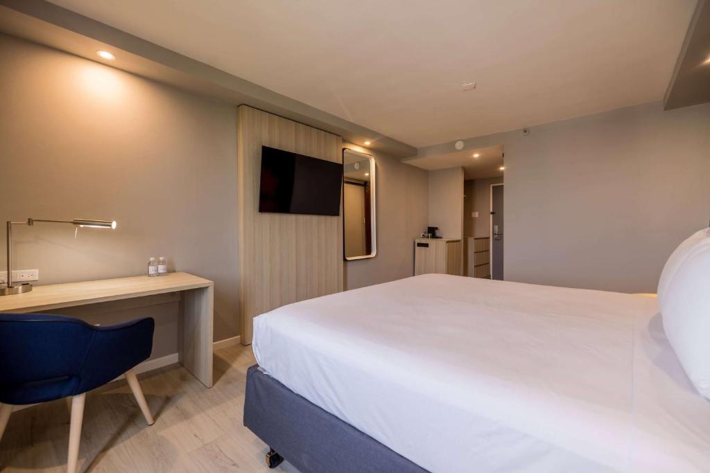 TRYP by Wyndham Aruba Adults Only Hotel - Premier King Room
