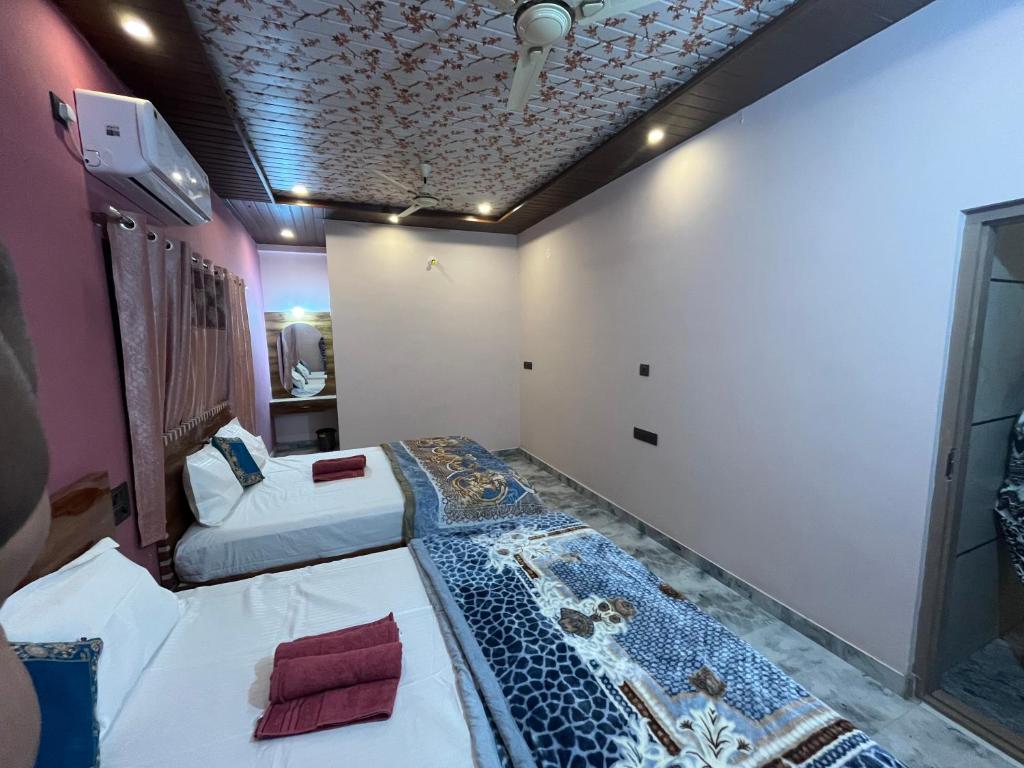 Manoj Homestay Hampi photo