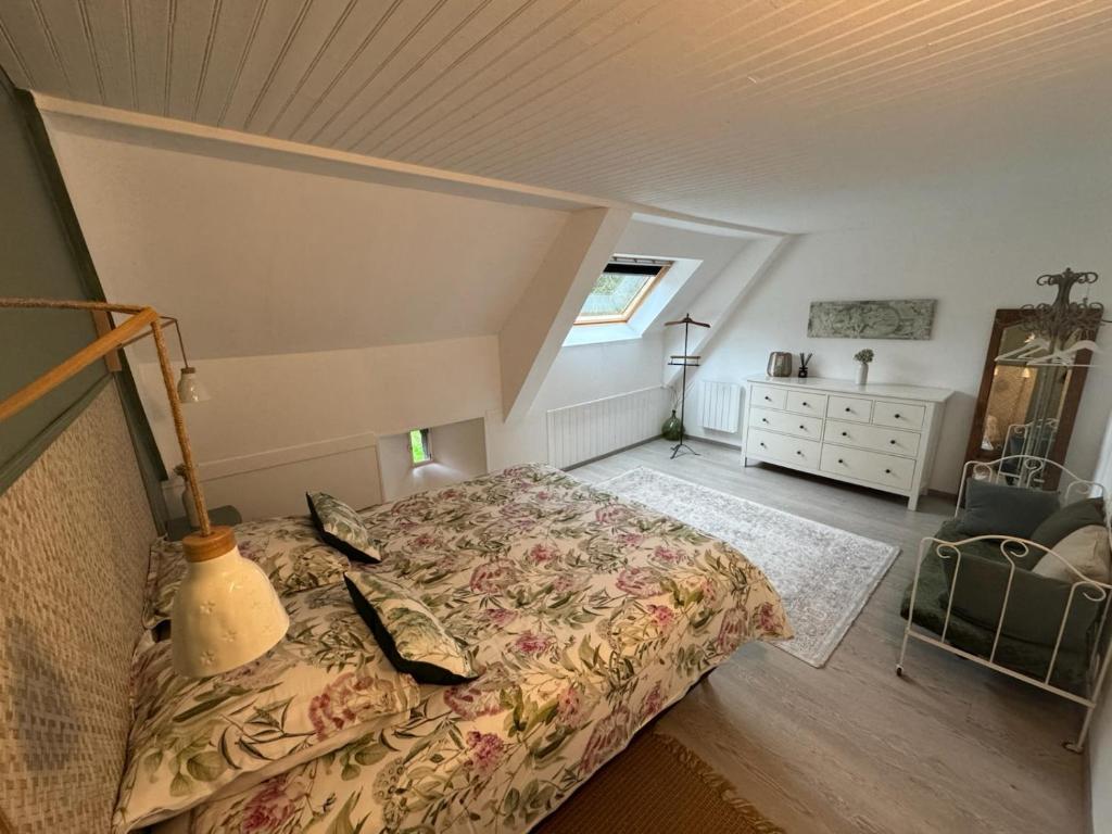 Postel nebo postele na pokoji v ubytování La suite d'Anna