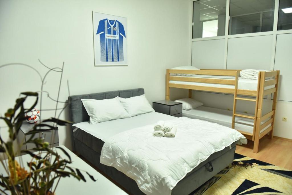 Postel nebo postele na pokoji v ubytování Hostel Nikšić