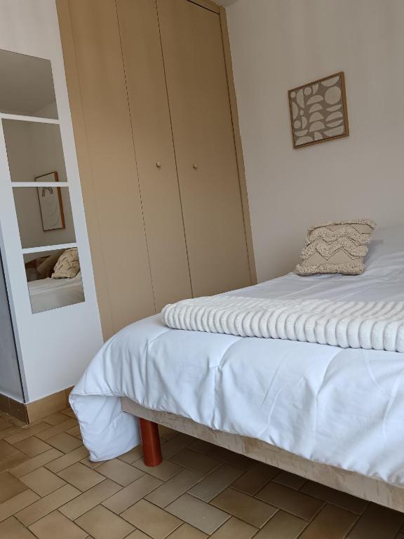 Posteľ alebo postele v izbe v ubytovaní Studio tout confort avec ascenseur